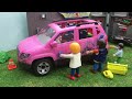 De auto schoonmaken | Familie de Wit Playmobil