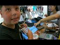 Kolumbia Santa Marta Antek robi zakupy w sklepie Crocs  Topptir zawsze w drodze vlog 99