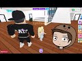 LYNITA BEBÉ CONSTRUYE UN CUARTO SECRETO PARA ESCONDERSE DE SU PAPÁ EN ROBLOX