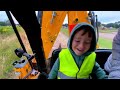 Olli's Exciting Day at Diggerland: Uncovering Fun and Mysteries in a Thrilling Adventure!