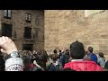 Ezcaray las Aleluyas. Billete volando por el portico. Semana Santa 2018. La Rioja