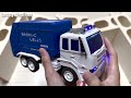 A miniature ambulance makes an emergency run ☆ 30 miniature cars undergo a test run