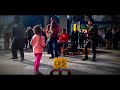 Niña baila - La pollera colorada  con Latín panas en Barcelona y la gente se vuelve eufórica