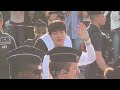 진 Jin 김석진 of BTS !! In Paris olympic 파리 올림픽 성화 봉송💟 현장 분위기, 대럭키 자리잡기, Eye contact 아이컨택, 김석진이 내쪽 봄!!