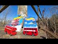 Hot Wheels Double Decker Bus Race 🚍 Trouble Decker vs 1997 London Bus 🚌 Next stop, the finish line 🍀