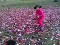 Manizha va Doro Kosimi Playing in Park Autumn Leaves