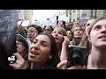 Justin Bieber chante au balcon @ Universal Paris