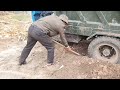 The workers and farmers carrying the LAND are very strong | land truck | excavator, hieu excavator