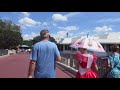 A walk through the Magic Kingdom to Peter Pans Flight