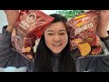 trying taiwan 7-eleven snacks 🍟, lots of eating 😋 + night market! | VLOGMAS DAY 3