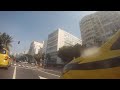 Taxista fechando ciclista