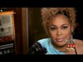 T-Boz sings an acoustic version of Unpretty