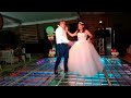 El papá feliz de bailar con su hermosa hija... la hija.!... se desvive por ver feliz a su papy😍👍