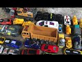 Kotak Berisi Mainan Mobil Mobilan Truck, Mobil Polisi, Bulldozer, Nissan GTR, Truck Molen, Mobil Box