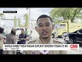 Warga Sambut Kedatangan Duplikat Bendera Pusaka di IKN