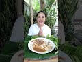 ข้าวปุ้นน้ำยาลูกชิ้นตีนไก่ แกล้มผักสดๆ แซ่บจร้า|ยายหมีชวนกิน