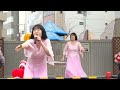 ボヘミアンを唄う阿佐ヶ谷姉妹(姉)