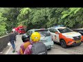 LIVE., TEREKAM SANGAT JELAS !!! Mobil Xenia Rem Blong Meluncur Tabrak Pemotor Hingga Terjepit Ban