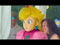 Princess Peach's Wig coming off! Meeting Mascot #6 (4K Meet & Greet at Super Nintendo World)