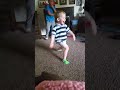 4 year old dancing and lip-syncing