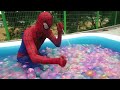 Spider Man Popping 1000 Water Balloons!