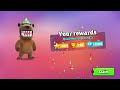 Playing Stumble Guys on the ps4