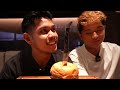 Nyobain Burger Rp10.000 VS Rp1.000.000