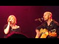 chris daughtry and kelly clarkson perform 