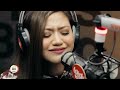 Morissette performs 