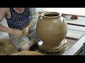 Master Potter at work. 옥당 도예. Making a Kim Chi Pot.