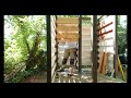 DIY Proiect: Construirea unui Duș de Grădină din Lemn, cu Toaletă și Pisoar! 🌿🔨