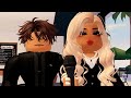 LOVE IS BLIND - EP 1 💖 (Berry Avenue Voice Acted Roleplay Story)