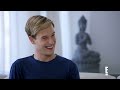 Tyler Henry Links Evelyn Lozada & Shaniece Hairston to Father Figures | Hollywood Medium | E!