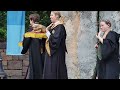 Frog Choir in Hogsmeade Village @ Islands of Adventure in Orlando Florida. in 4K